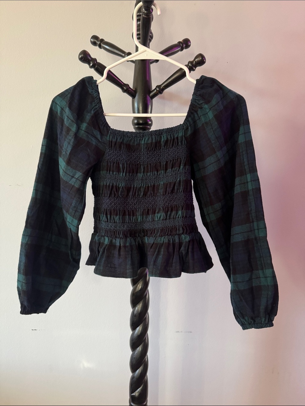 Smocked Plaid Long-Sleeve Balloon Sleeve Blouse in Navy & Green 4.1T